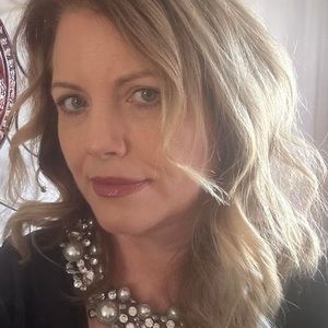 Meet your Posher, Charyl